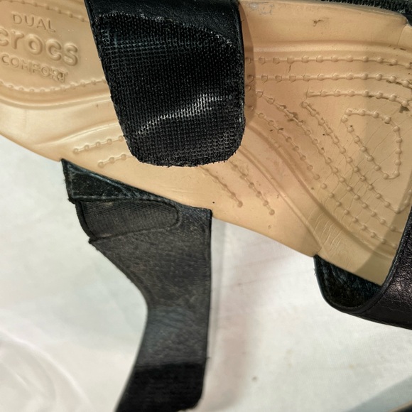 Crocs black leather Aleigh strap wedge sandals size W7 - Picture 14 of 16